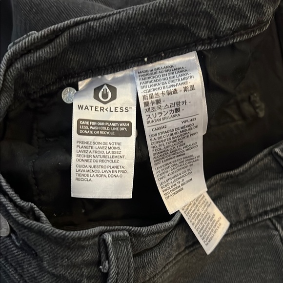 Levi’s Ribcage Straight Ankle Black Denim Size 30 - Picture 5 of 6